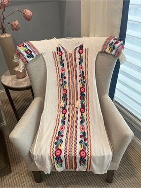 Chicwish Boho Blossom Embroidered Maxi crepe Dress Size Small